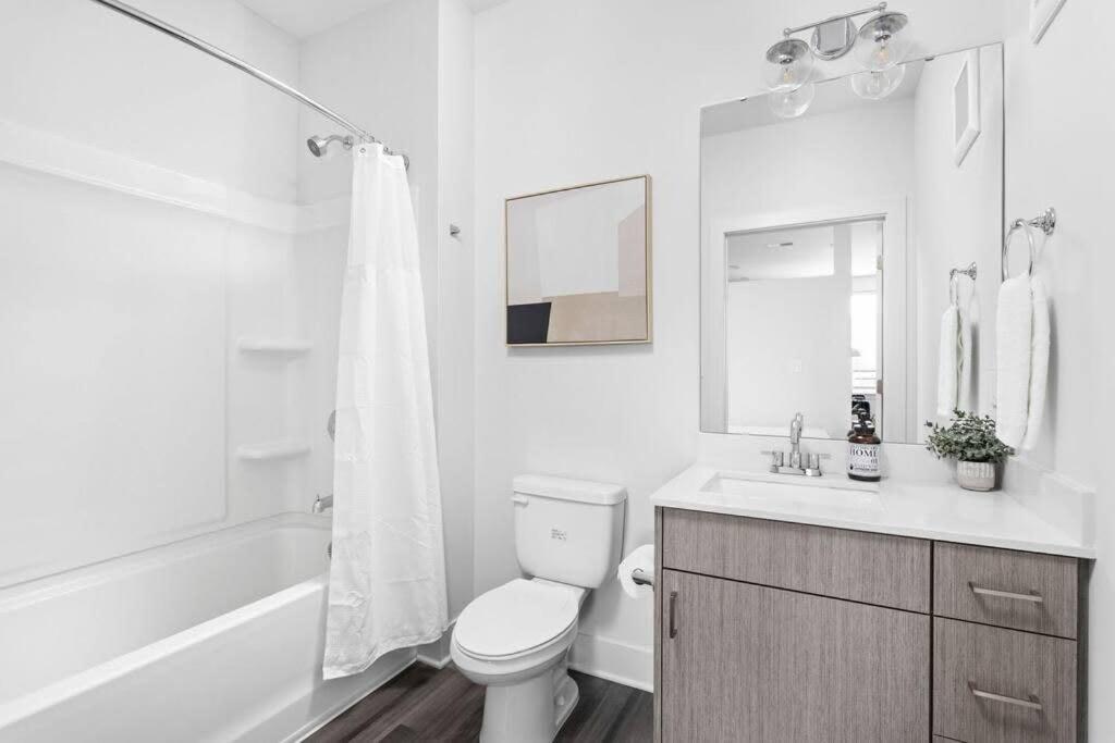 Mid-Century Modern Studio Cozysuites Downtown Indianapolis Extérieur photo